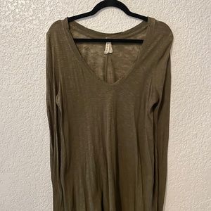 Distressed We the Free Olive Lightweight Long Sleeve Shirt Size S